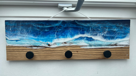 Wandgarderobe „Atlantik“ – Wellenoptik aus Harz | 50 × 16 cm