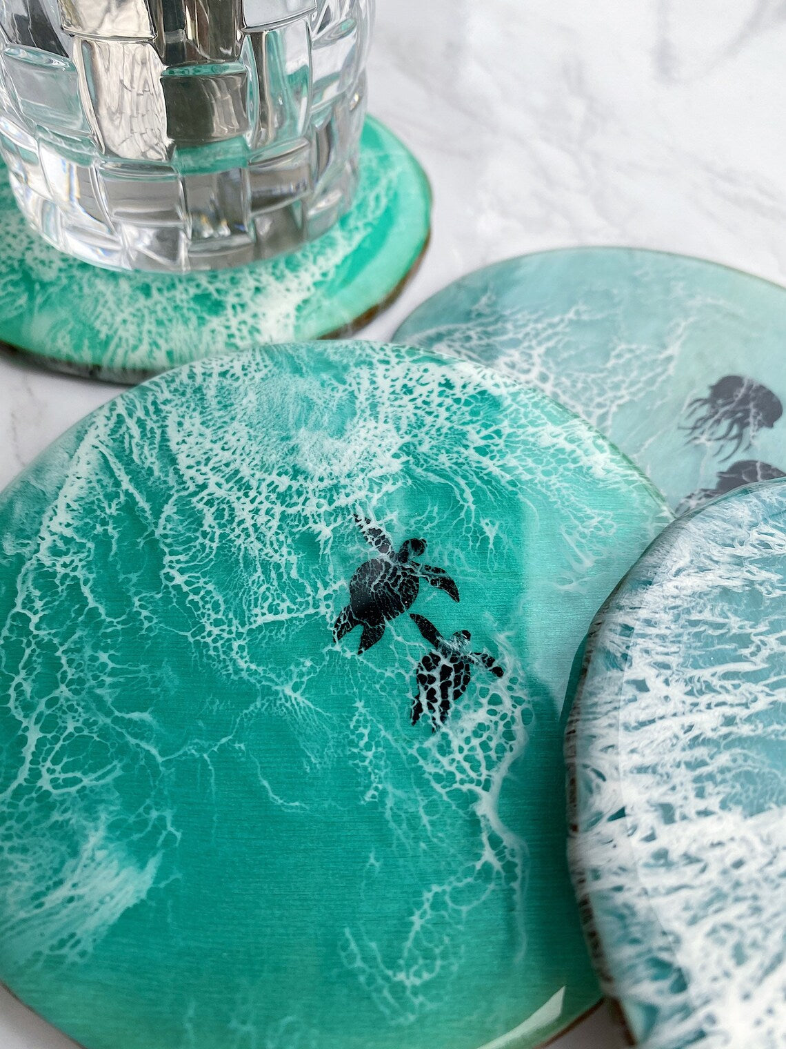 Auftragsarbeit Resin Untersetzer mit Meerestieren – Glasuntersetzer, Geschenk für Meeresliebhaber